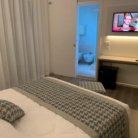 Jet Hotel 3*